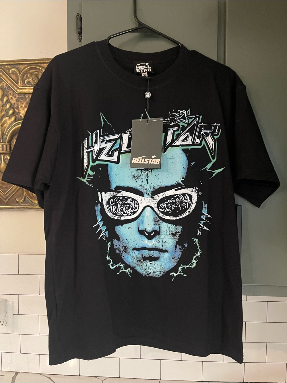 Men’s Graphic Design Tee Size S.